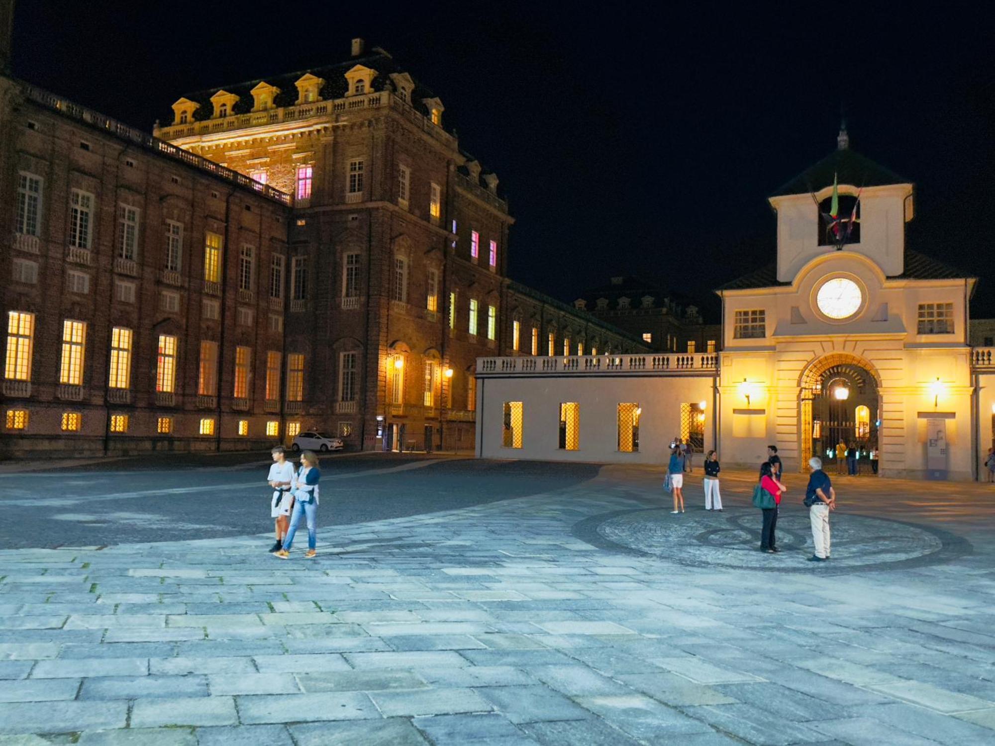 Tra Stadio E Storia - Fronte Allianz Stadium Juventus Venaria Reale Exterior foto